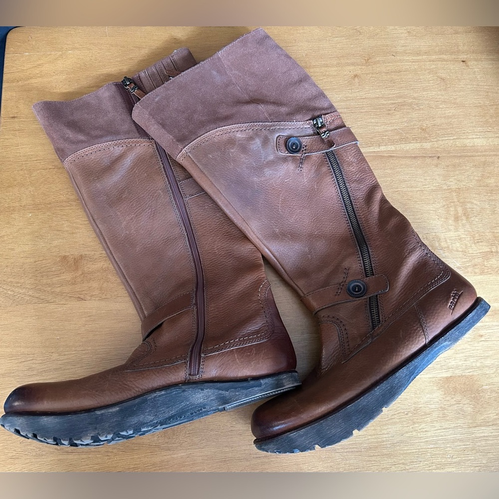 Earth Boots - Picture 2 of 7